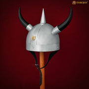 Casco vikingo con cuernos y chapa león