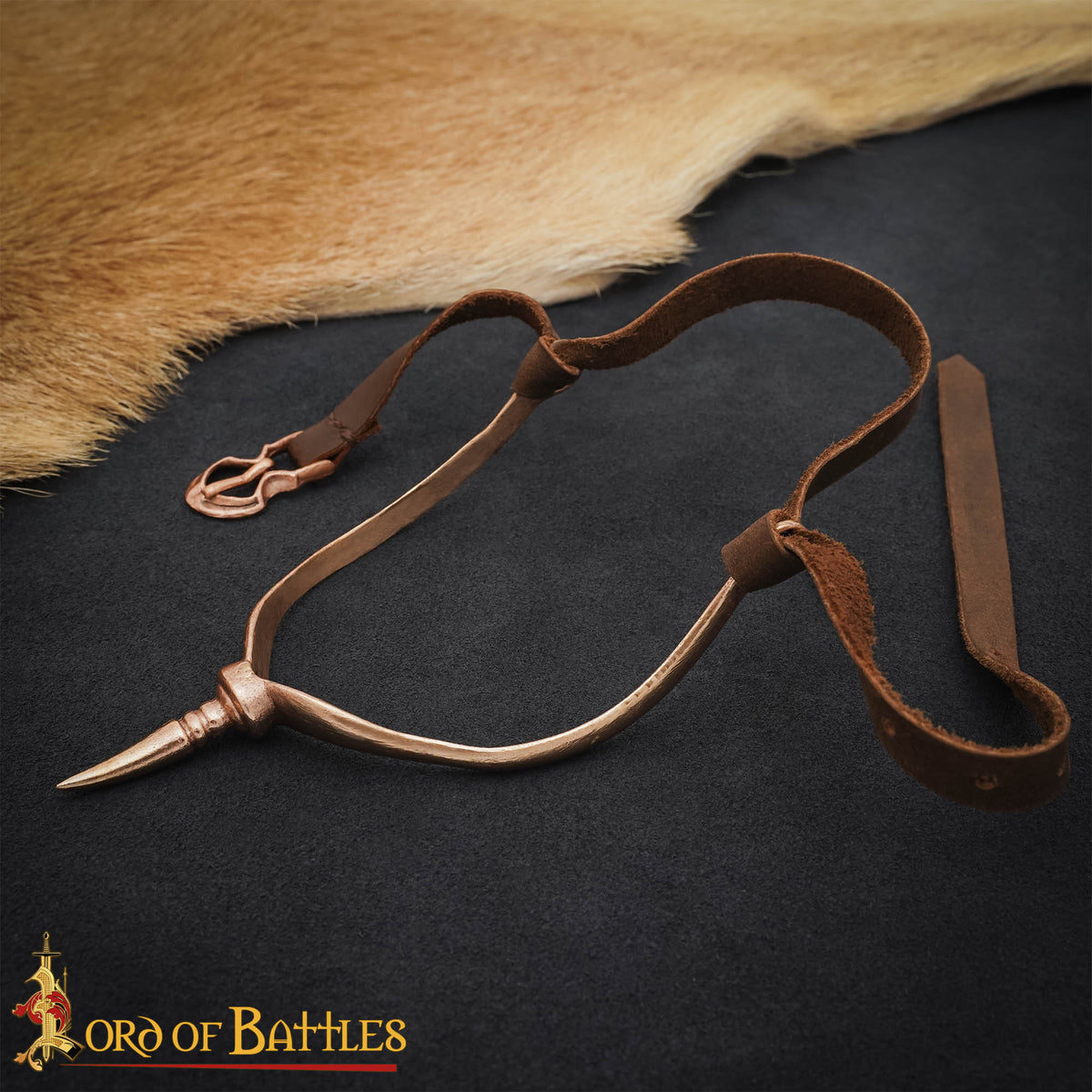 Hebilla medieval pequeña en bronce para cinturón