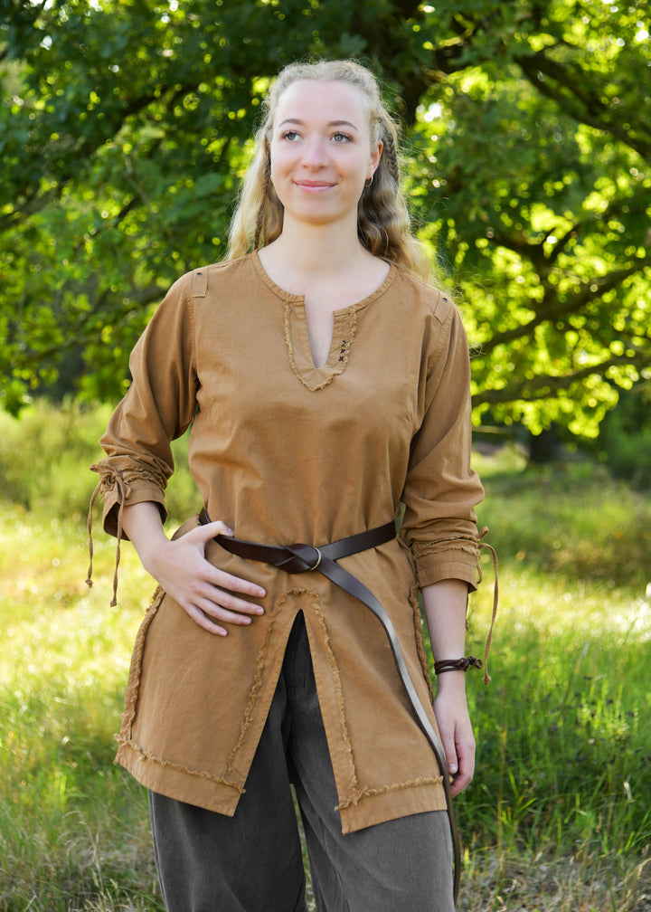 Túnica medieval marrón modelo Yrsa, acabado desgastado