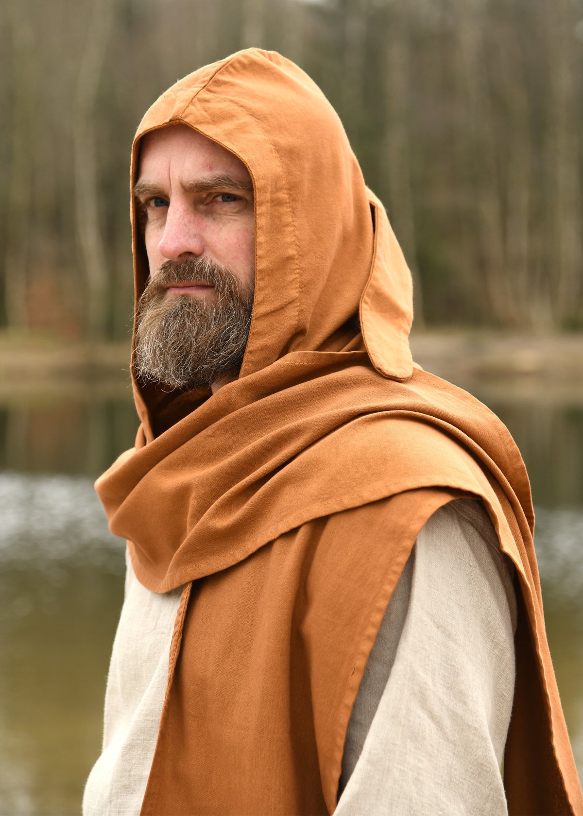 Bufanda medieval con capucha en algodón, color beige