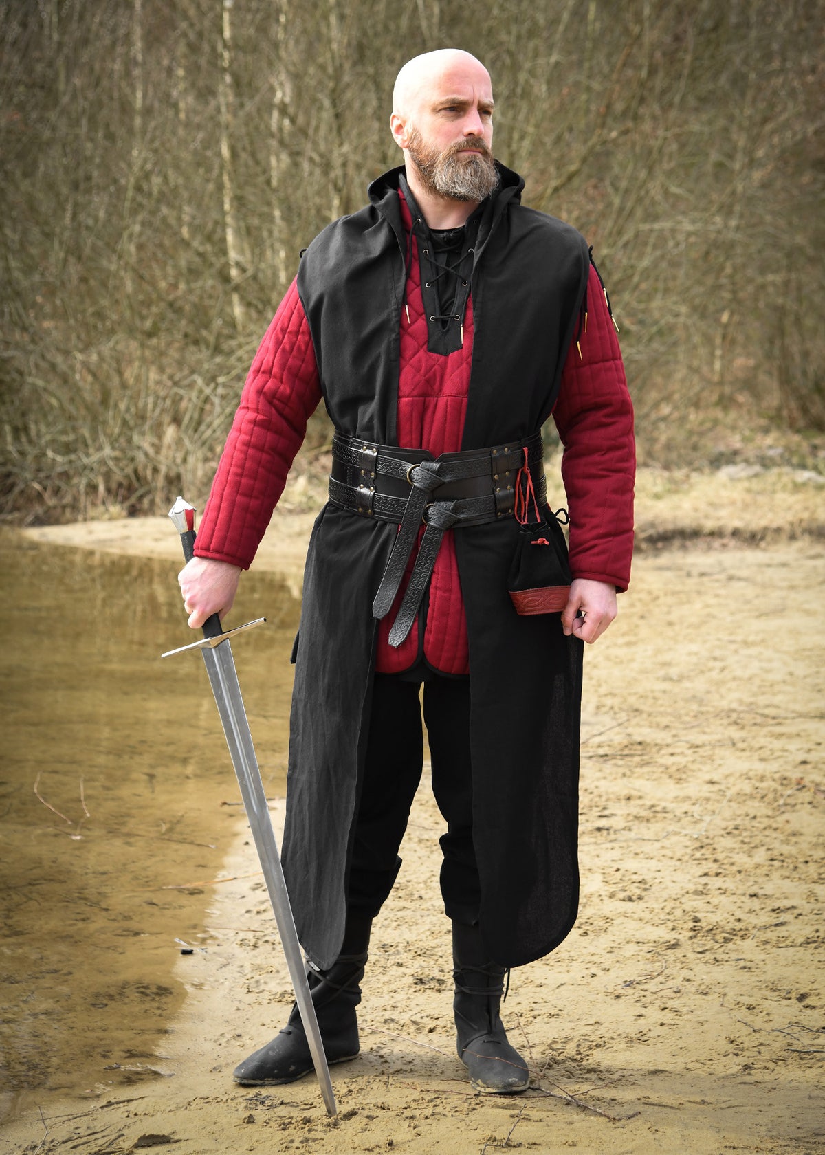 Bufanda medieval con capucha en algodón, color negro