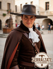 Sombrero medieval en cuero modelo Alatriste, color marrón