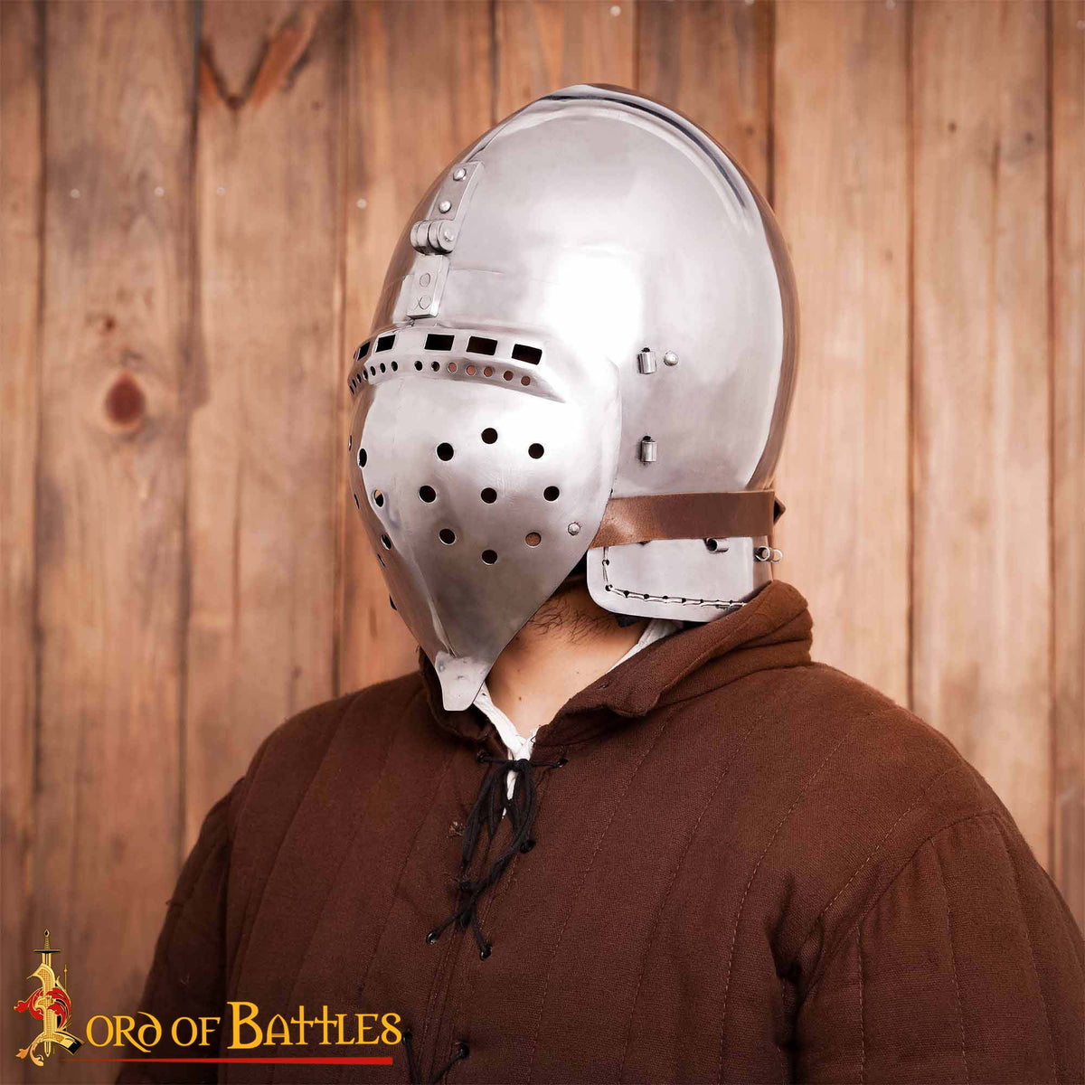 Bacinete medieval siglos XIV-XV con visera, calibre 14