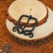 Hebilla medieval rústica forjada (6,3x4,2 cm.)
