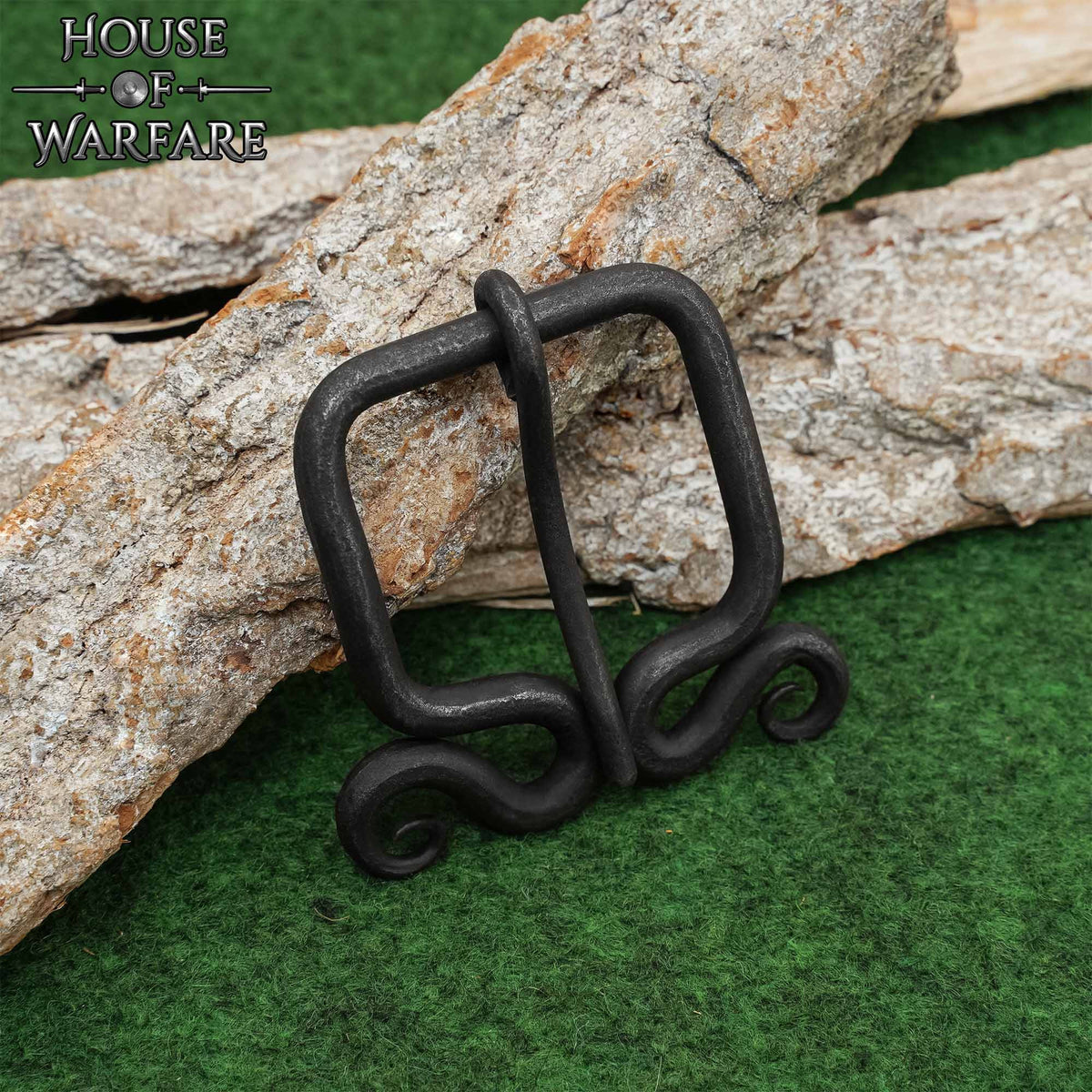Hebilla medieval rústica forjada (6,3x4,2 cm.)