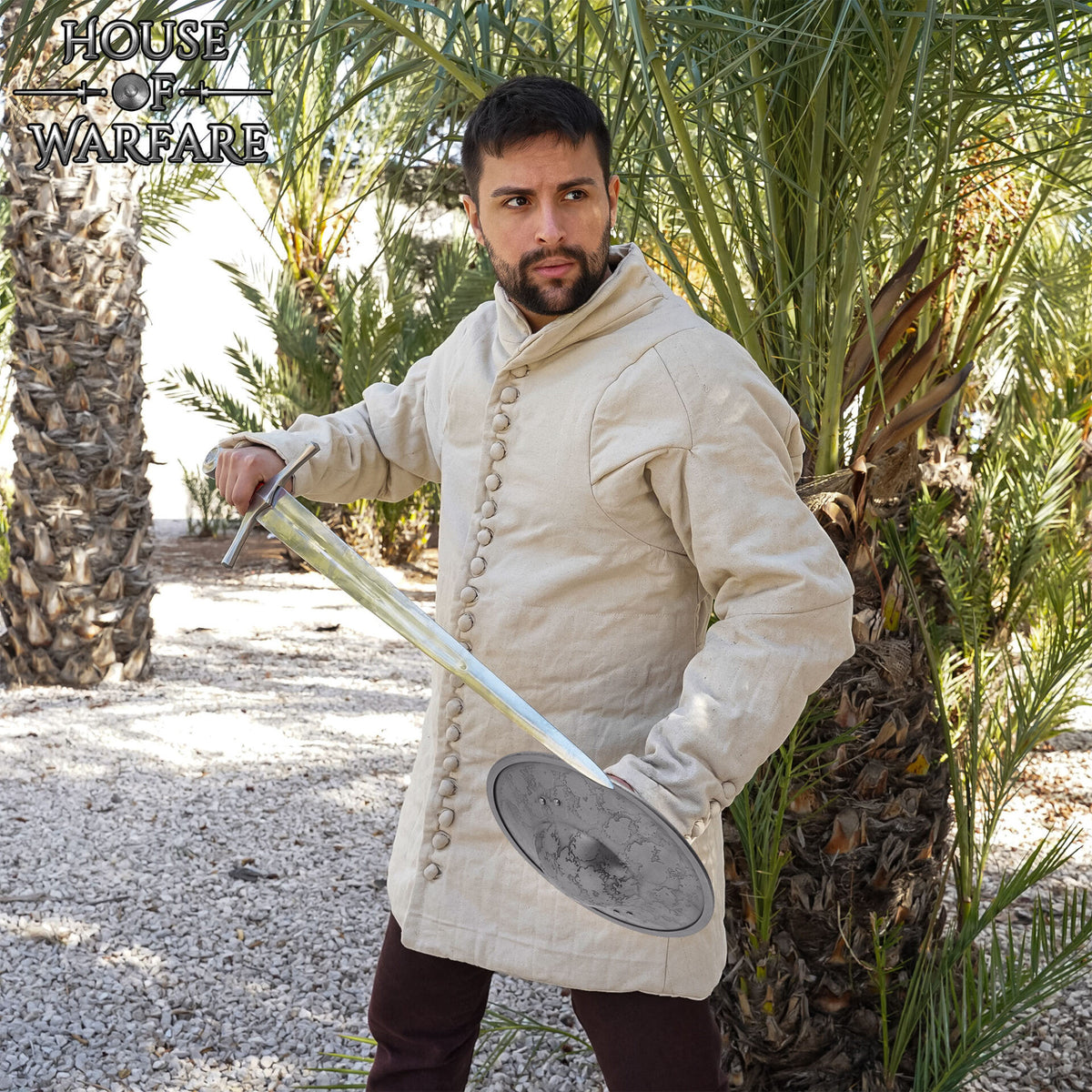 Broquel medieval funcional en acero mango remachado