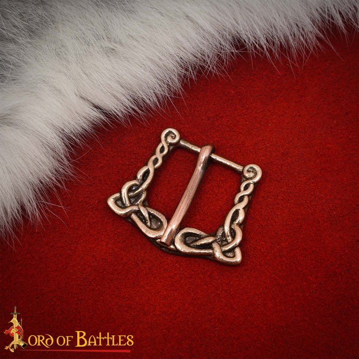 Hebilla clasica en bronce envejecido con adornos celtas