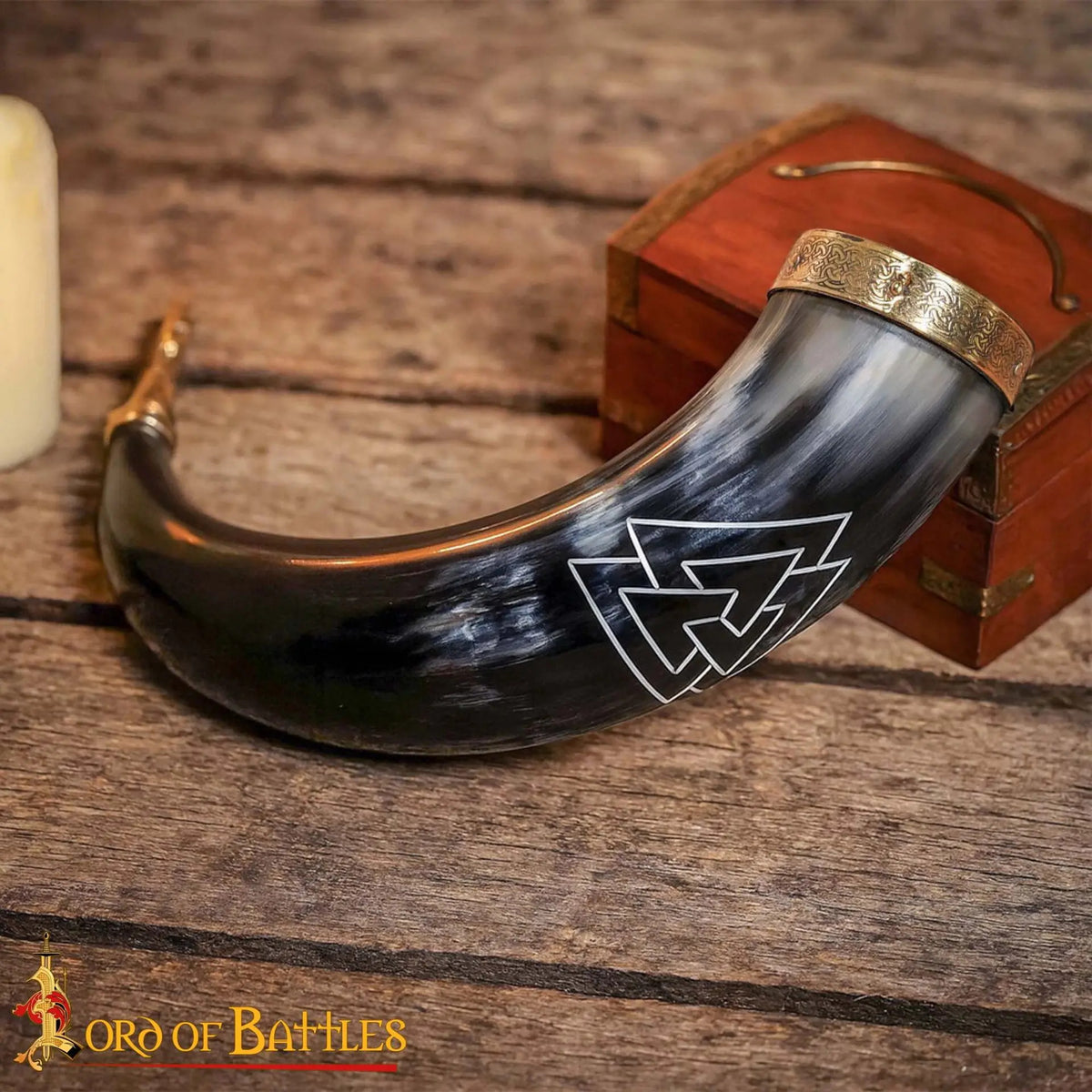 Cuerno vikingo para beber modelo Valknut