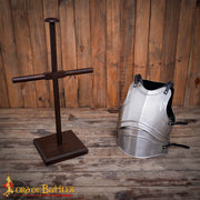 Soporte robusto y elegante para armadura medieval