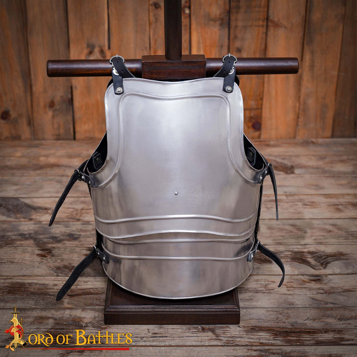 Soporte robusto y elegante para armadura medieval