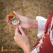 Brújula de bolsillo de latón medieval para navegación