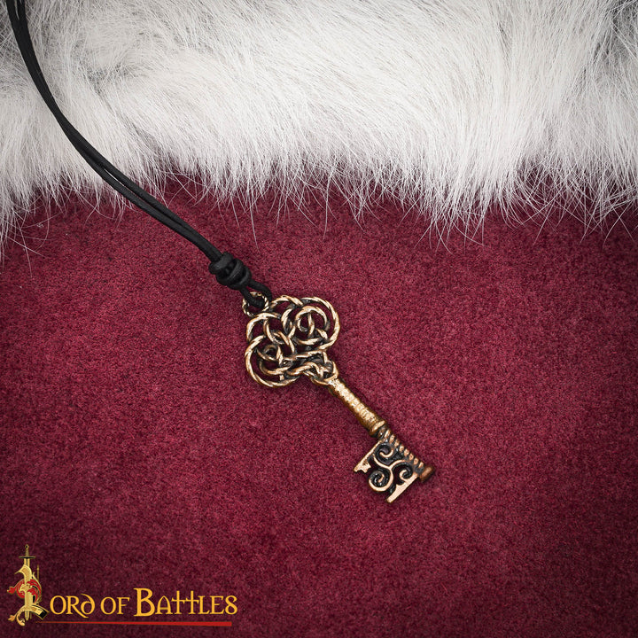 Colgante medieval en bronce fundido, forma de llave