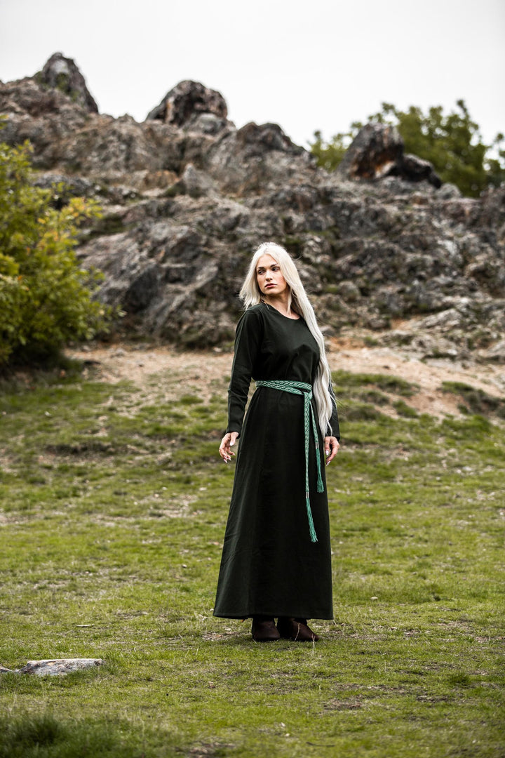Vestido medieval modelo Alvilda con Cuello Redondo, verde