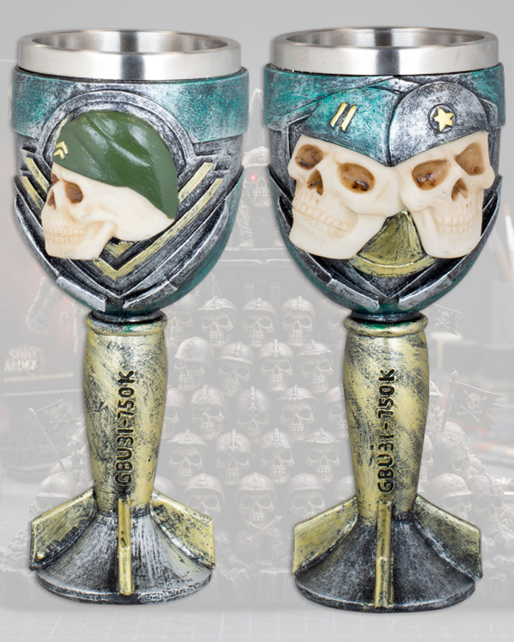 Copa de resina Tole10 Skull Army, 18,5 cm.