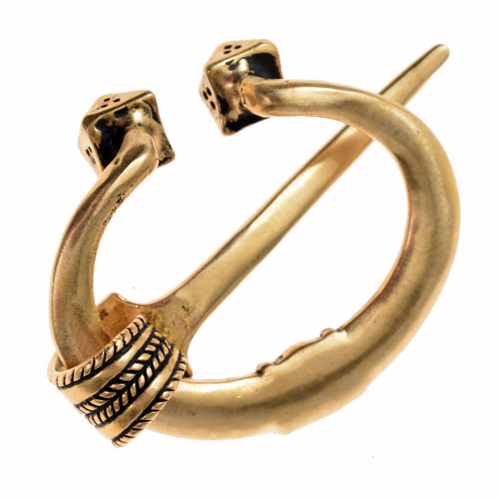 Fibula Vikinga de mercader puntas cúbicas