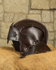 Casco medieval en cuero marrón, modelo Antonius