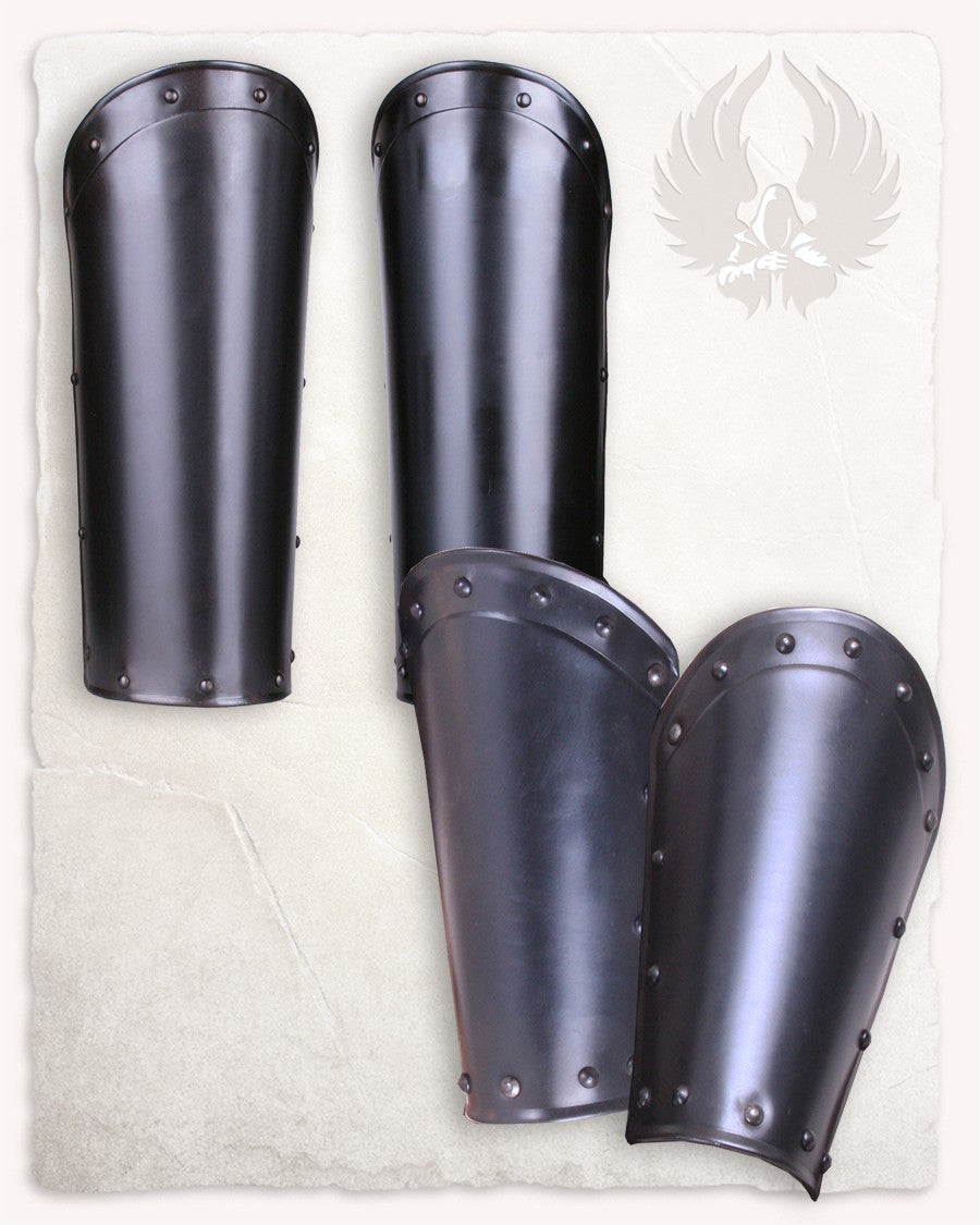 Brazaletes y grebas modelo Balthasar, acabado ennegrecido