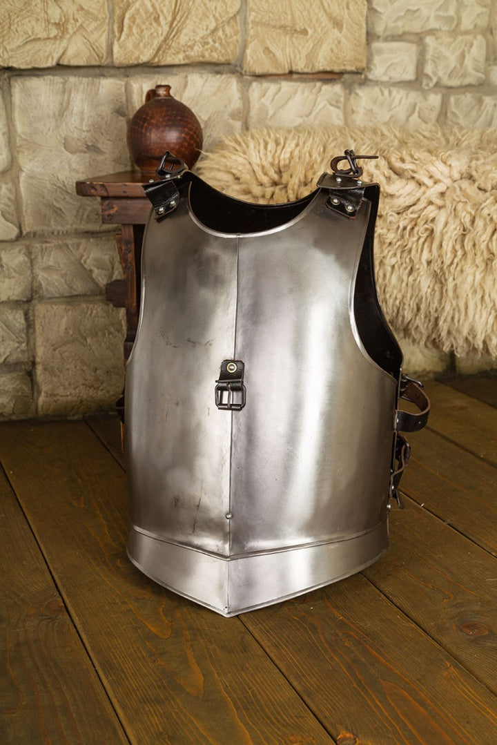 Coraza medieval en acero pulido, modelo Vigor