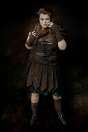 Chaleco medieval ajustable en cuero marrón, modelo Tenebra