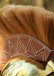 Casco griego corintio con penacho