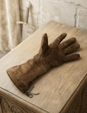 Guantes medievales marrones
