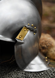 Casco Burgonet, siglo XVI