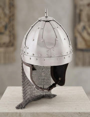 Casco Spangenhelmet con guarda-orejas y Aventail