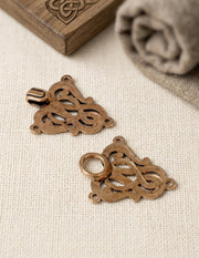 Broche vikingo Urnes para vestido y túnica