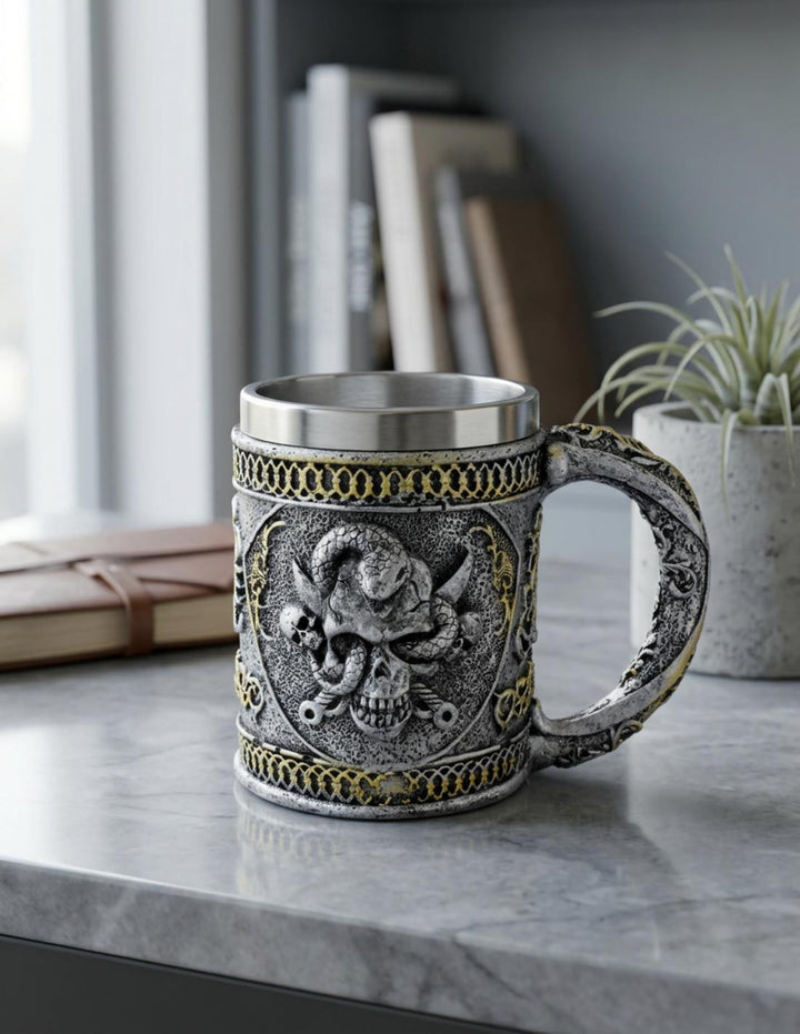 Taza calaveras y serpiente en aluminio y resina