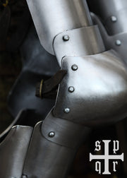 Protectores medievales con coderas, S. XIV