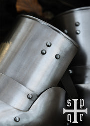 Protectores medievales con coderas, S. XIV