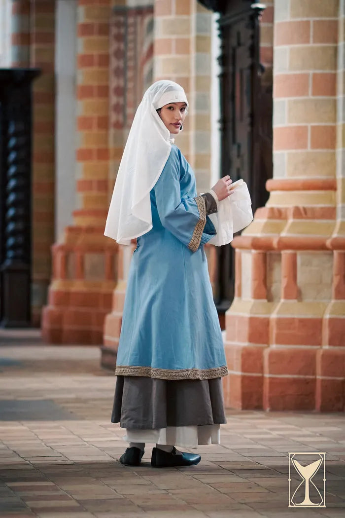 Sobretúnica medieval Lino azul modelo Matilde