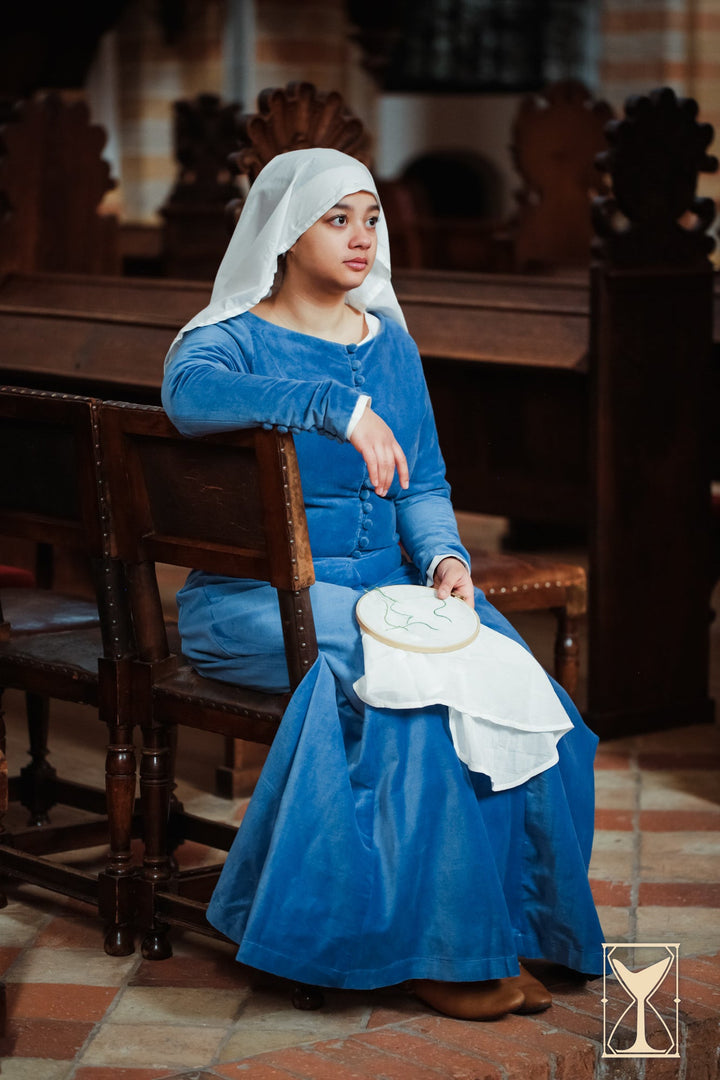 Vestido de Noble Medieval tercopelo azul modelo Colette