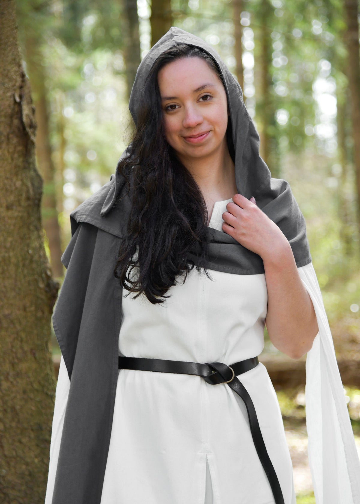 Chal medieval con capucha en algodón, color gris