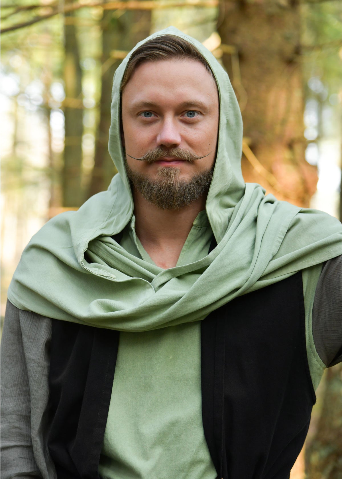 Chal medieval con capucha en algodón, color verde