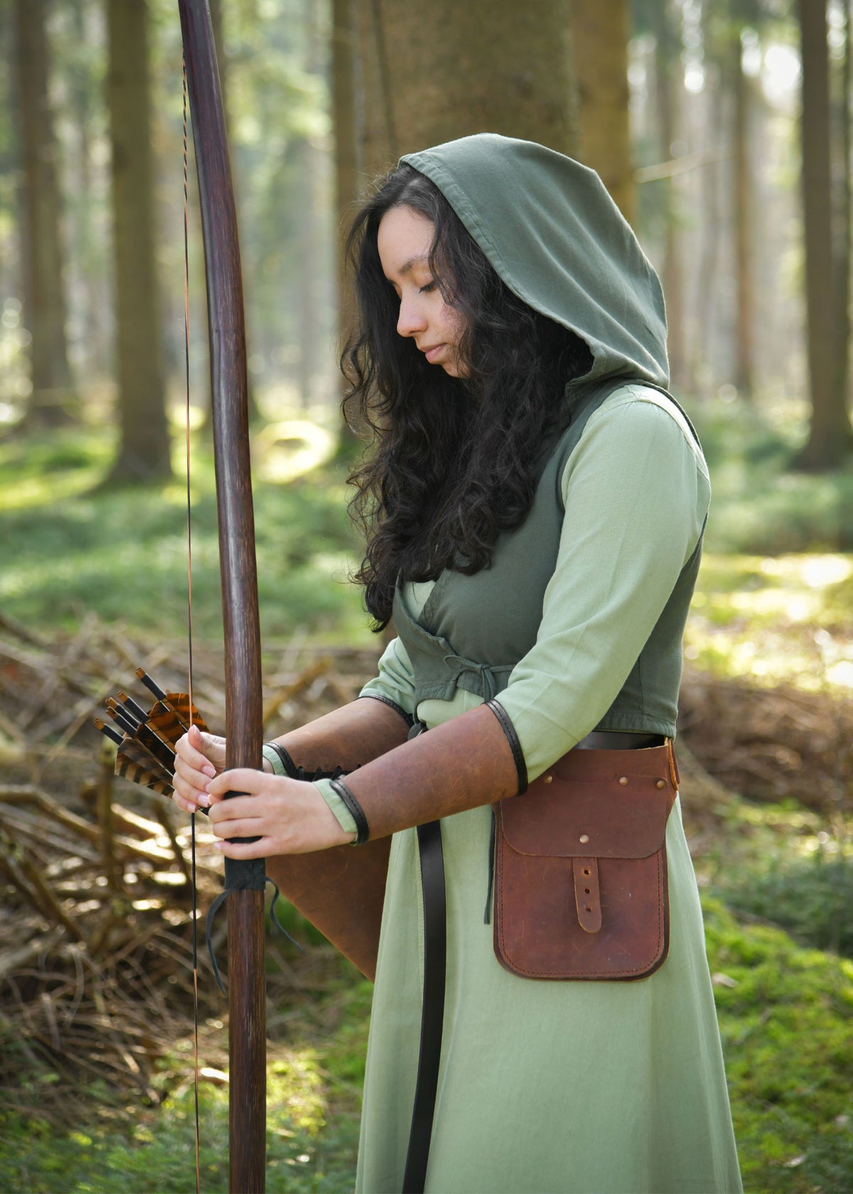 Chaleco medieval con capucha modelo Nalen, color verde oliva