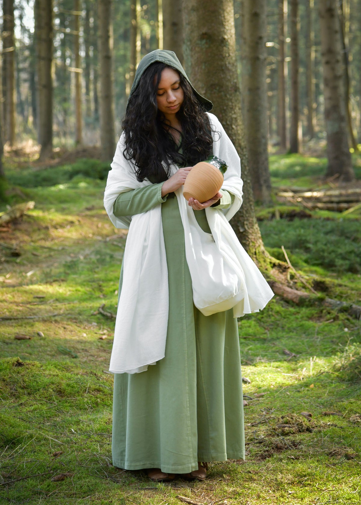 Vestido medieval en algodón modelo Tyra, color verde