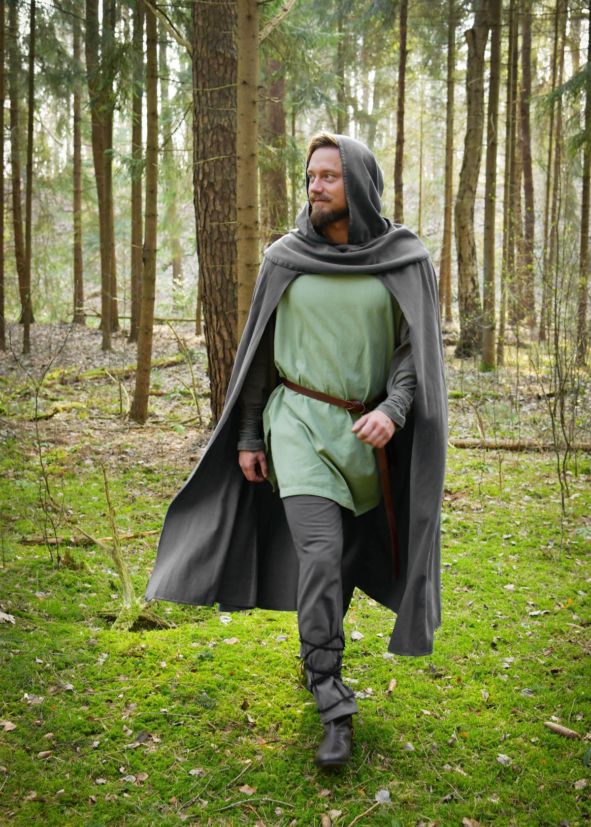 Capa medieval con capucha modelo Isen, color gris