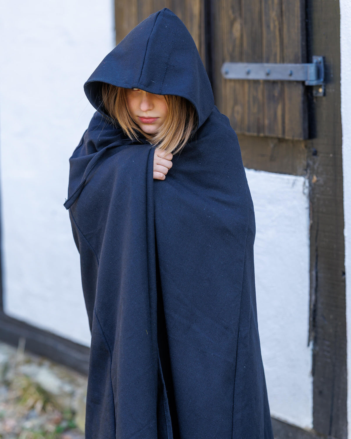 Capa medieval en algodón negro para niños, modelo Pelle