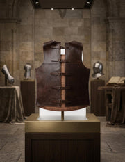 Brigantina medieval corta, en cuero