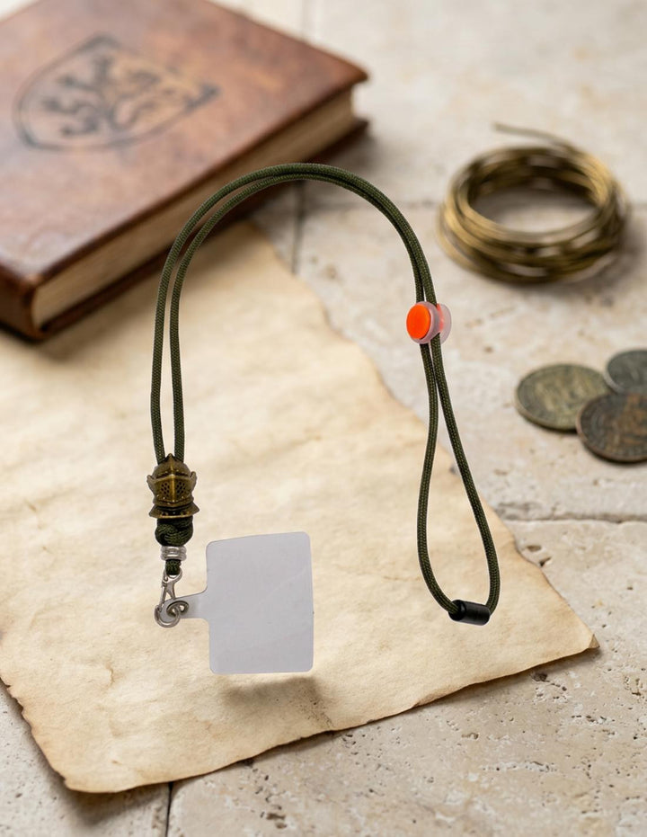 Colgante Paracord Casco Medieval, cuerda verde
