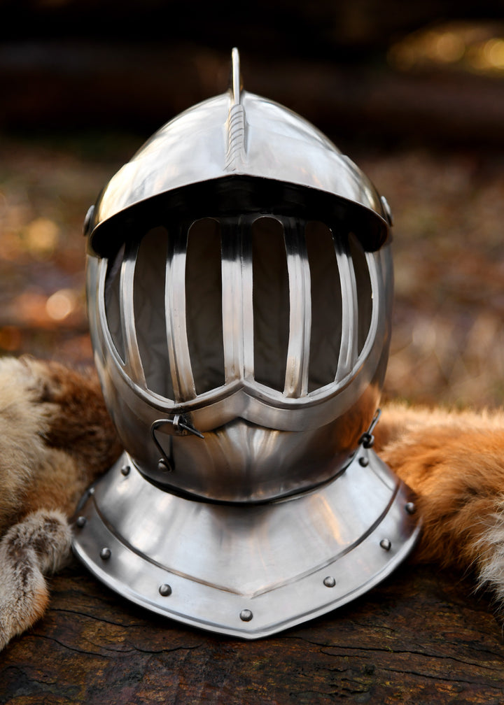 Casco Borgoñota con visera, siglo XVII