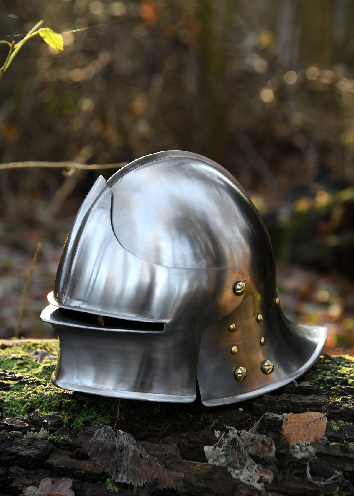 Casco Sallet Alemán en acero pulido, siglo XV