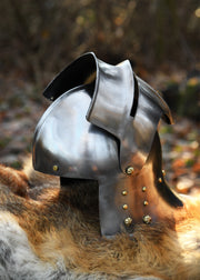 Casco Sallet Alemán en acero pulido, siglo XV