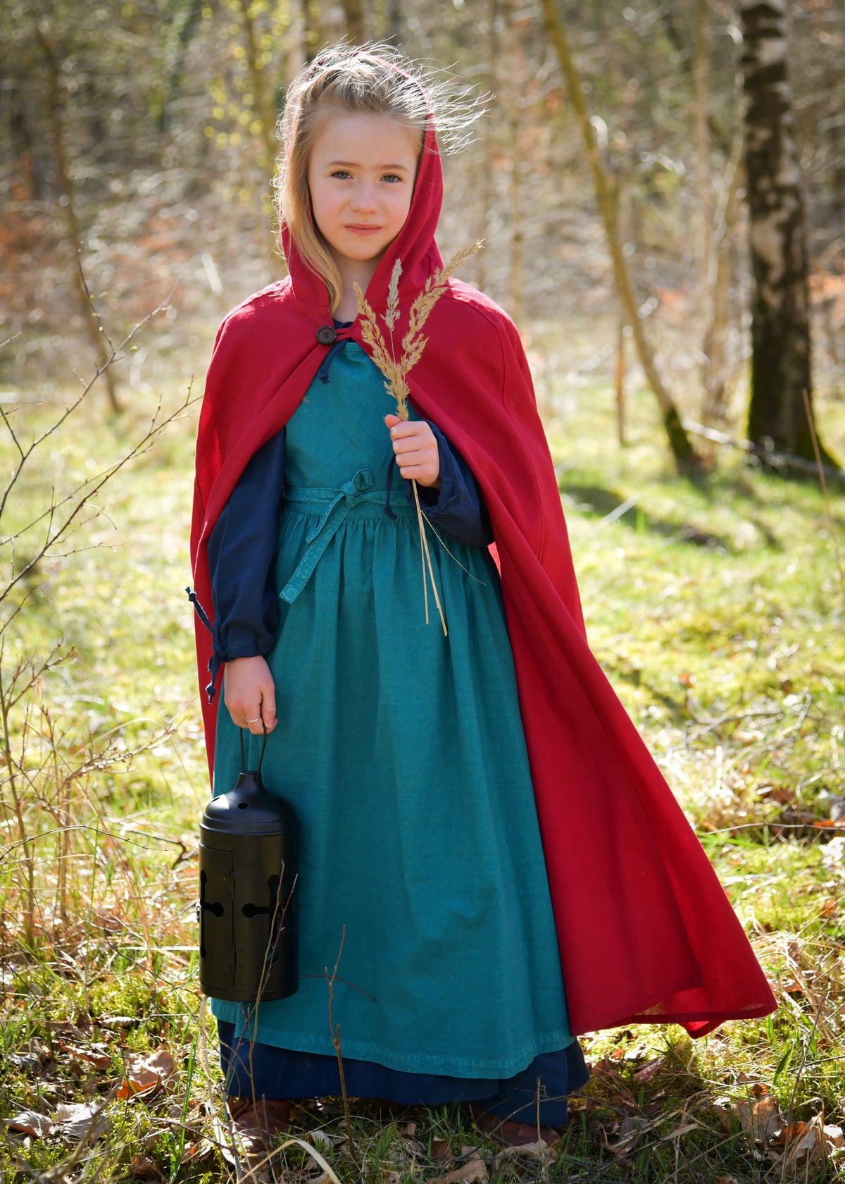 Capa medieval para niños modelo Paul, color rojo