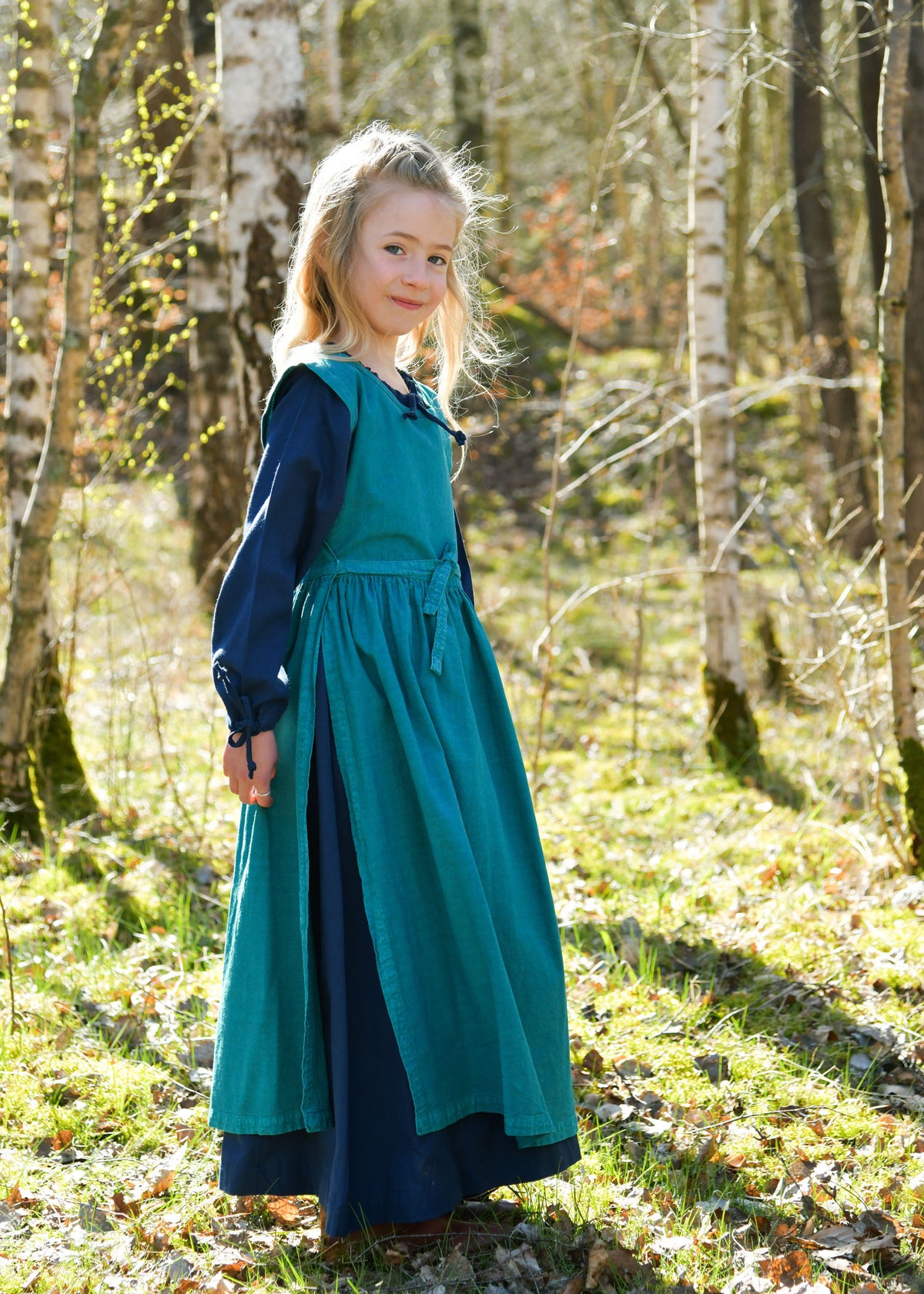 Vestido medieval para niñas modelo Lilou, color azul