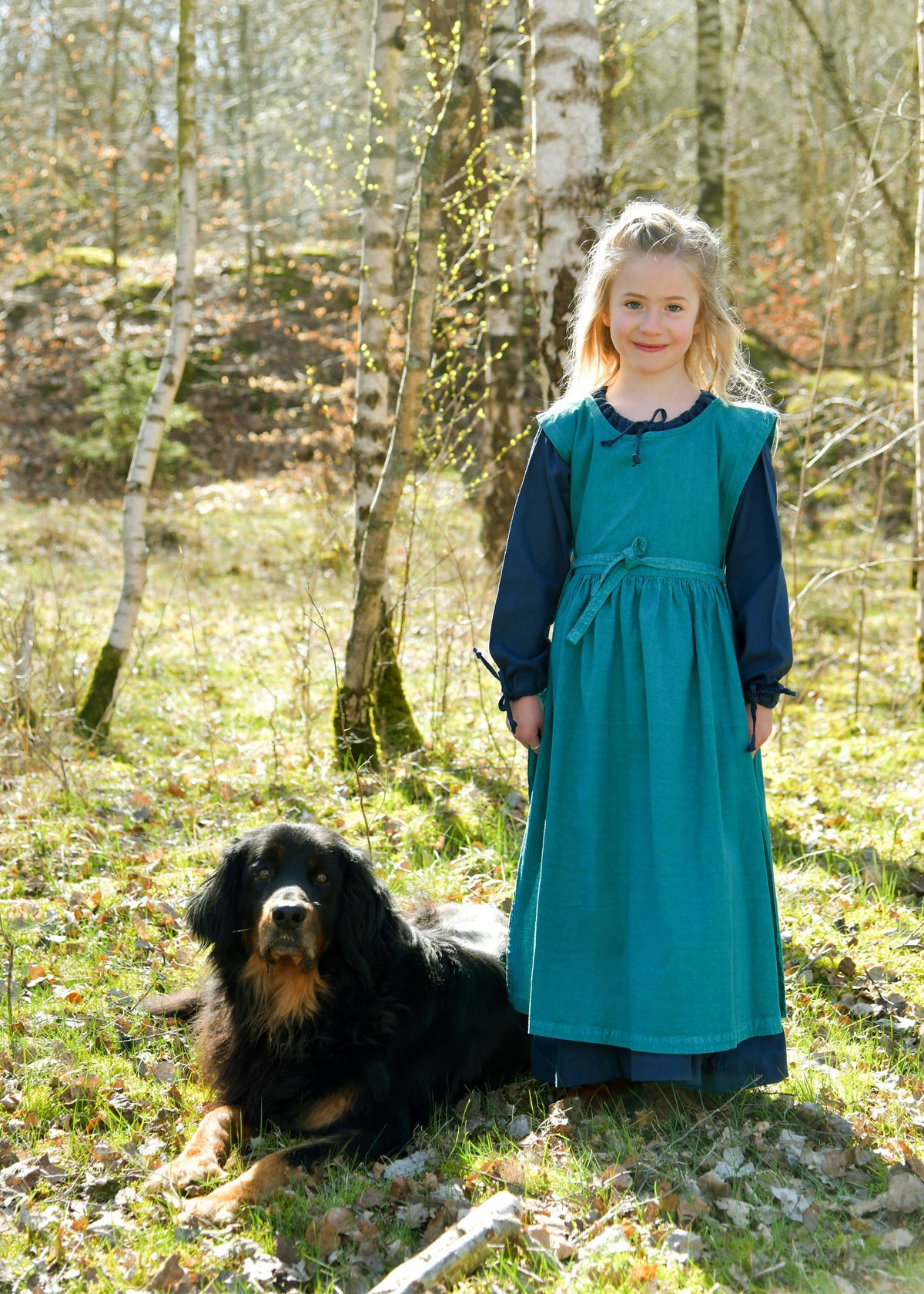 Vestido medieval para niñas modelo Lilou, color azul