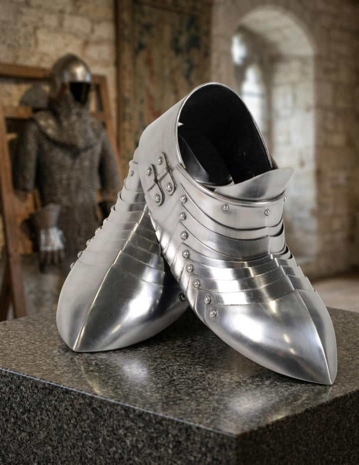 Escarpes medievales de metal, S. XIV