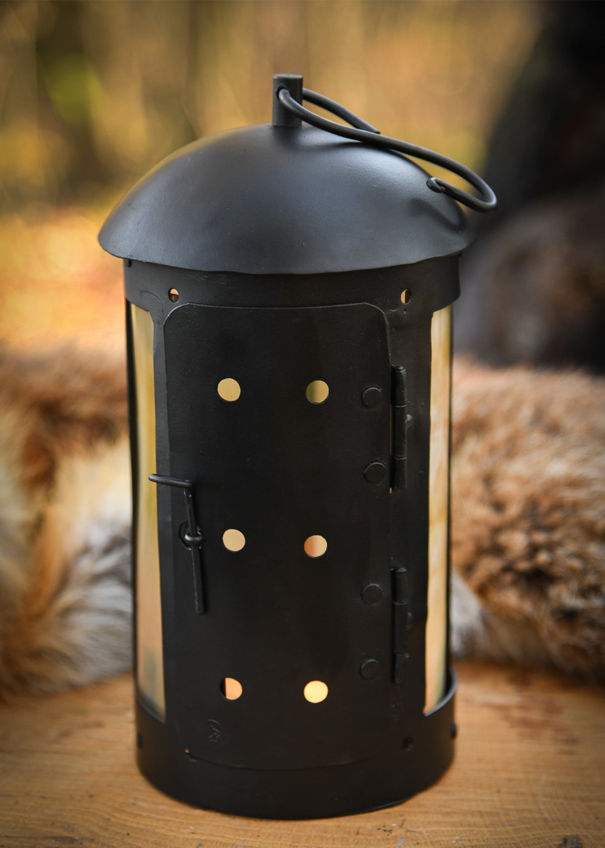 Farol medieval redondo con ventanas de cuerno (26 cm.)