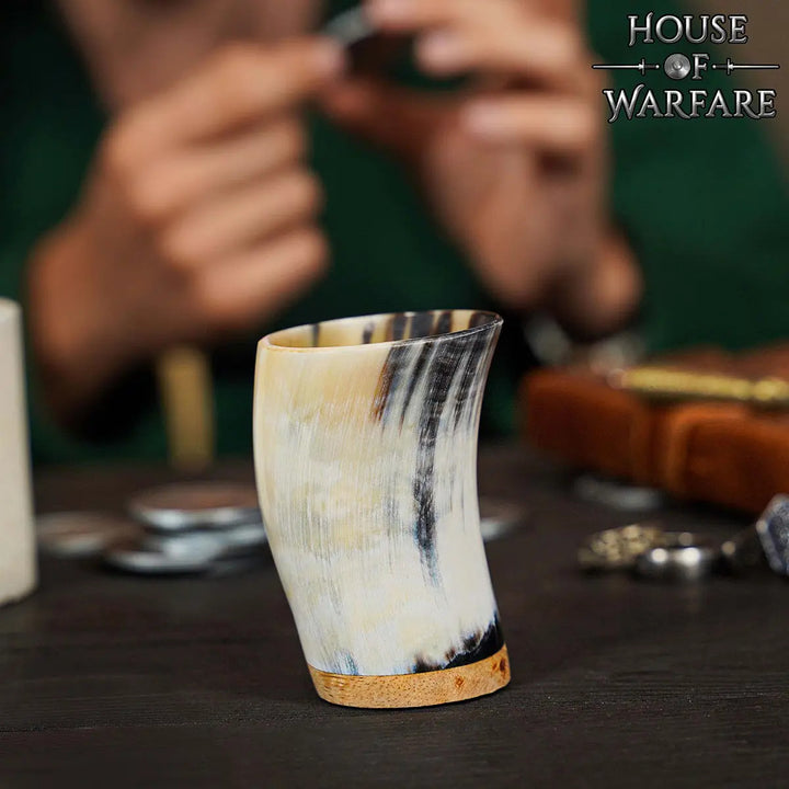 Vaso vikingo Frostveil en asta de cuerno para chupitos